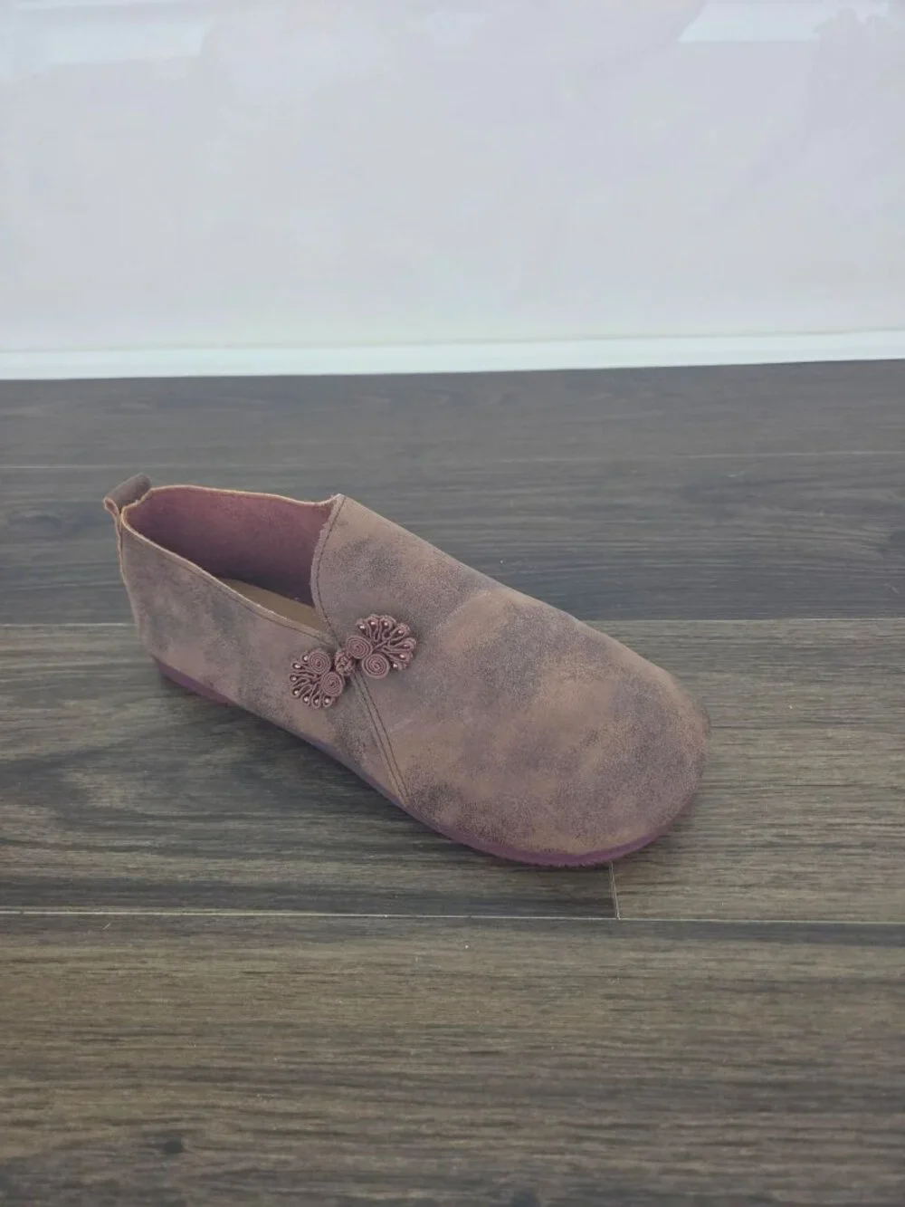 💙 Distressed Brown Asymmetrical Slip On Flats Size 41 US 10 Chinese Frog Knot